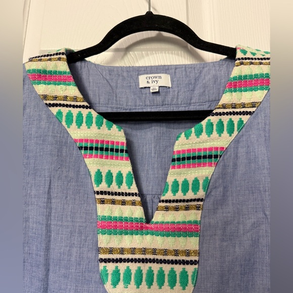 Crown & Ivy Sleeveless Blue V-Neck Embroidered Trim Top - XL - Picture 4 of 6